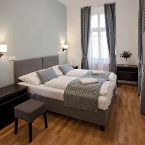 3* Otel Corto Old Town
